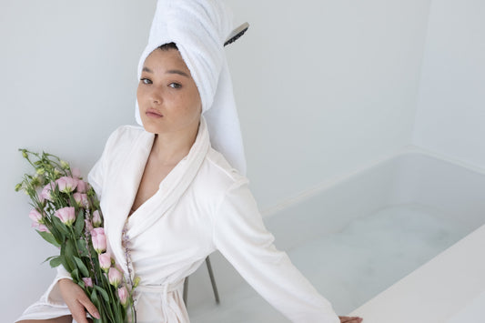 מקלחת חמה או קרה – מה טוב יותר עבור הפות והנרתיק שלך?